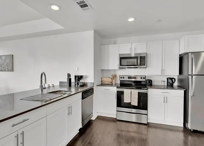 Heb403 Spacious & Stylish 2 Bedroom Downtown Worth, Free Parking, Walk To Convention Center