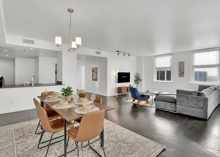 Heb403 Spacious & Stylish 2 Bedroom Downtown Worth, Free Parking, Walk To Convention Center Apartment Fort Worth