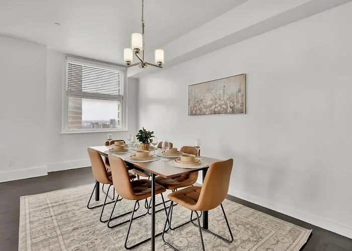 Heb403 Spacious & Stylish 2 Bedroom Downtown Worth, Free Parking, Walk To Convention Center *